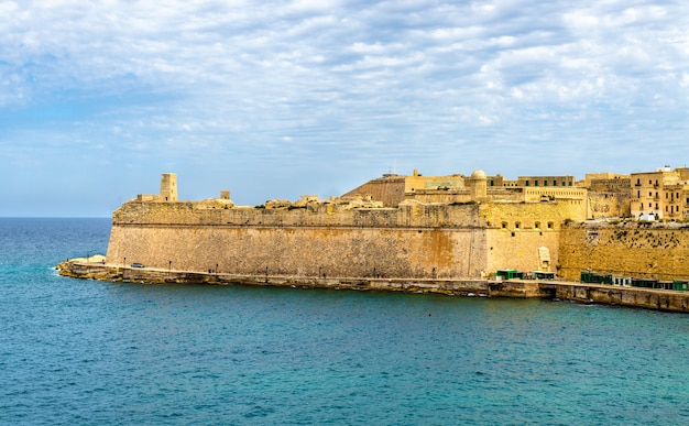 Vista do forte saint elmo em valletta malta