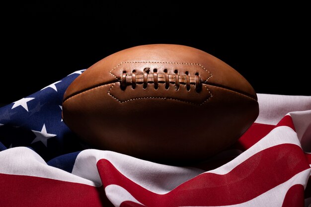 Foto vista do futebol americano com bandeira americana