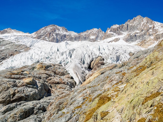 Vista do Glacier Blanc 2542m localizado no Maciço Ecrins nos Alpes Franceses