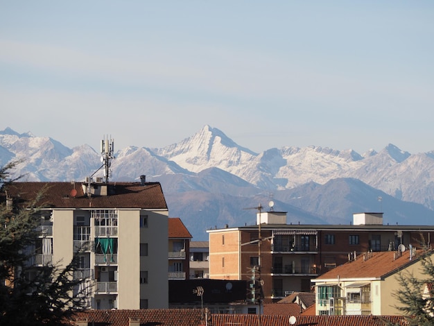 Vista do horizonte das montanhas dos Alpes