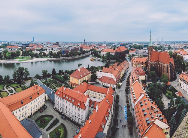 Vista do horizonte de wroclaw e da ilha da catedral