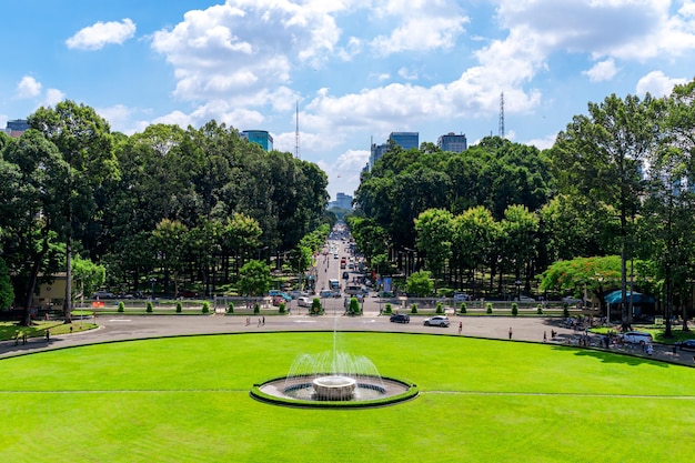 Vista do marco do Palácio da Reunificação na cidade de Ho Chi Minh, Vietnã