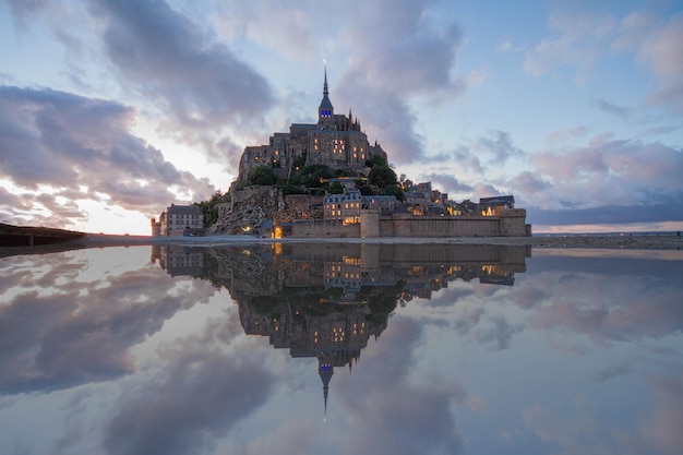 Foto vista do mont saint michel na bretanha frança