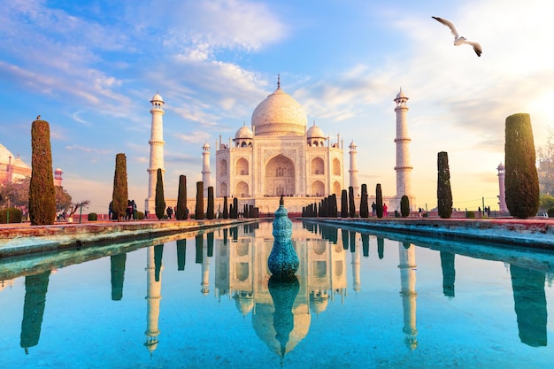 Vista do nascer do sol do Taj Mahal em Agra Uttar Pradesh Índia