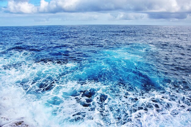 Foto vista do oceano atlântico na ilha de la palma, nas ilhas canárias, na espanha