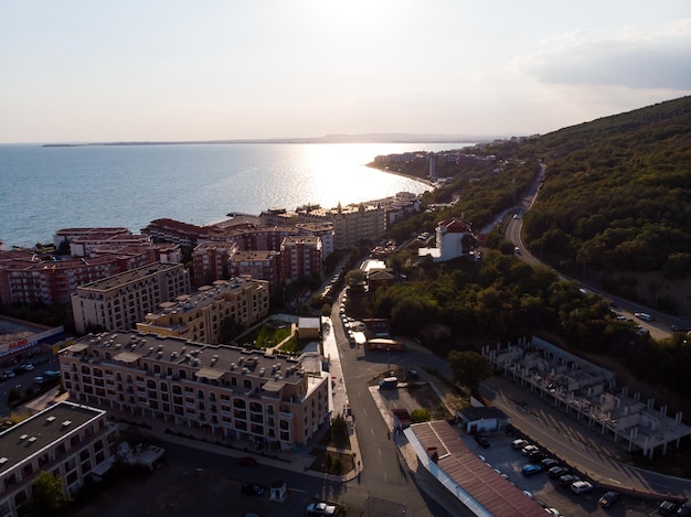 Vista do pôr do sol do complexo de resorts elenite bulgária hotéis modernos