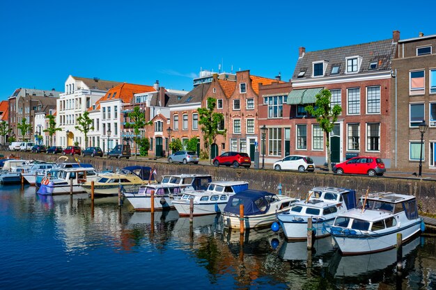 Vista do porto de delfshaven rotterdam holanda