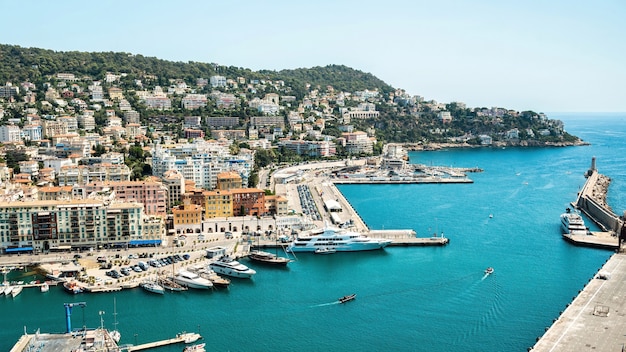 Vista do porto marítimo de Nice, França