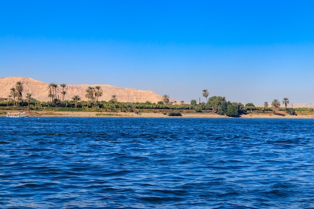 Vista do Rio Nilo em Luxor Egito