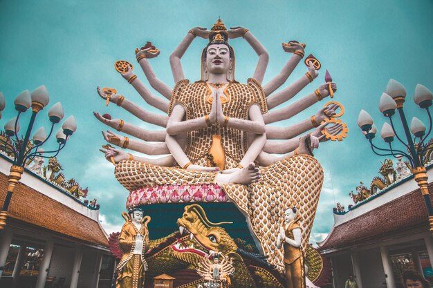 Vista do templo em Koh Samui na Tailândia