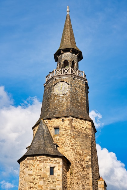 Vista do topo da torre da Bretanha em Dinan, França.