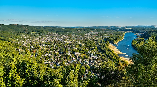 Vista desde Drachenfels a Bad Honnef y el río Rin Renania del Norte Alemania