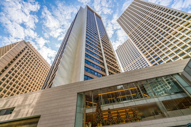 Vista del edificio comercial en el centro de Hong Kong