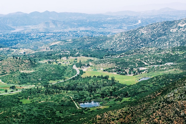 Vista em alto ângulo da paisagem verde