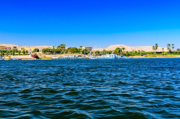 Vista em um rio Nilo em Luxor Egito