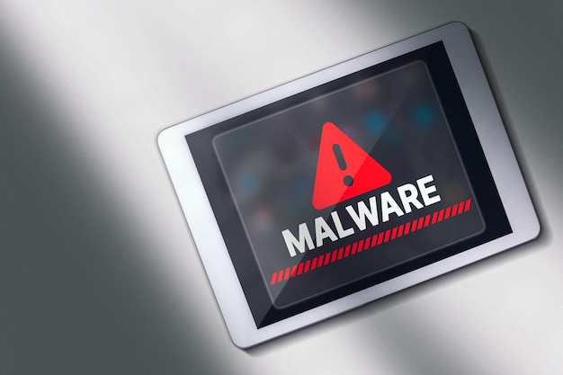 Vista de escritorio foto de alerta de malware en la pantalla de la tableta digital Concepto de información comprometida