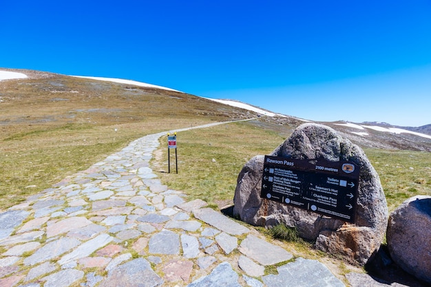 Foto una vista espectacular durante el verano en el paso rawson en el monte kosciuszko en el parque nacional kosciuszko en nueva gales del sur australia