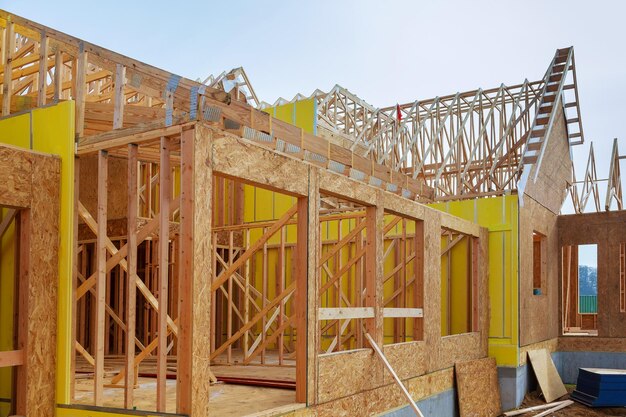 Foto vista de la estructura construida contra el cielo