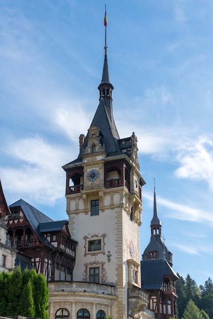 Vista exterior do castelo de peles em sinaia wallachia romênia