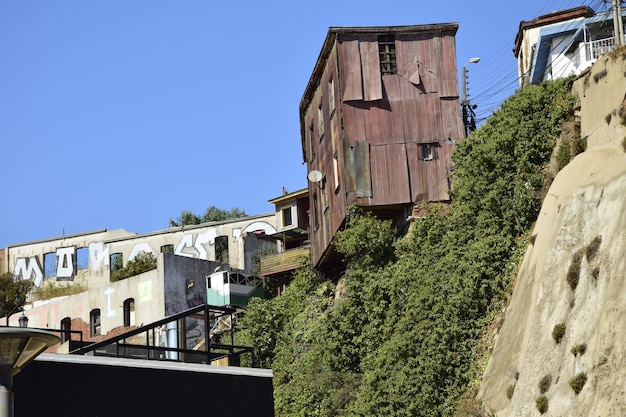 Vista exterior del funicular llamado Ascensor El Peral que conduce a una colina en Valparaíso VALPARAÍSO CHILE