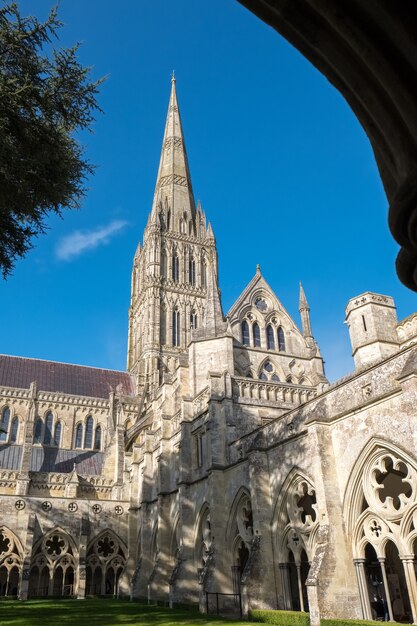 Vista externa da Catedral de Salisbury