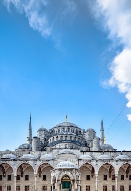 Vista de la famosa Mezquita Azul del Sultán Ahmet Cami en Estambul Turquia