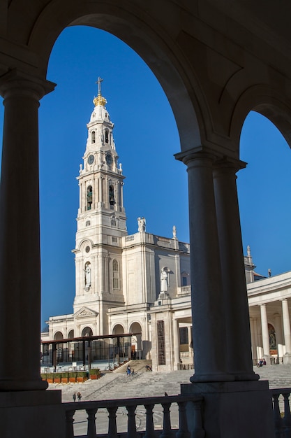 Foto vista de la famosa plaza santa de fátima, portugal.