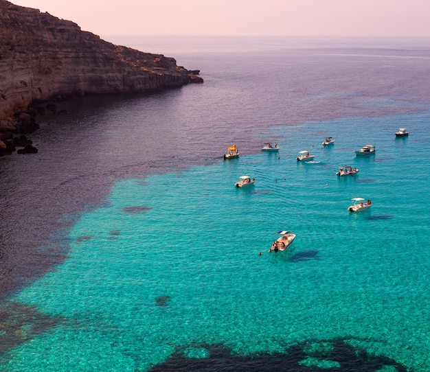 Vista del famoso lugar de mar de Tabaccara de Lampedusa.