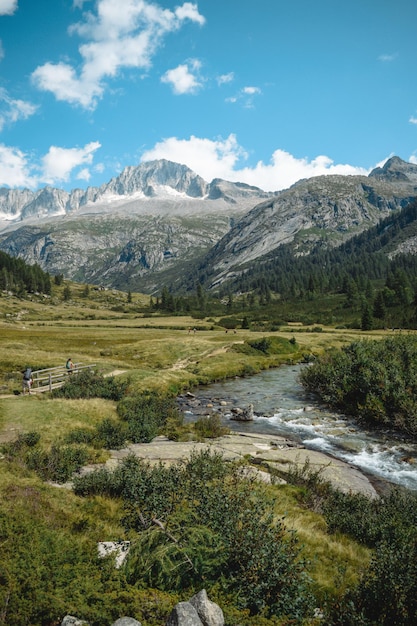 Vista fantástica sobre val di fumo e lago daone