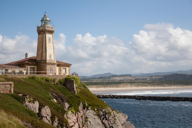 Vista del faro de Avilés Asturias España