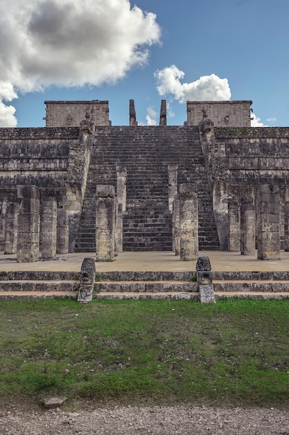 Vista frontal do Templo dos Guerreiros # 2