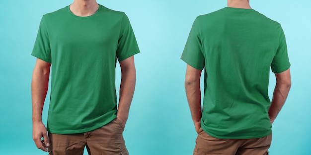 Foto vista frontal e traseira de uma maquete de camiseta verde para impressão de design em fundo azul