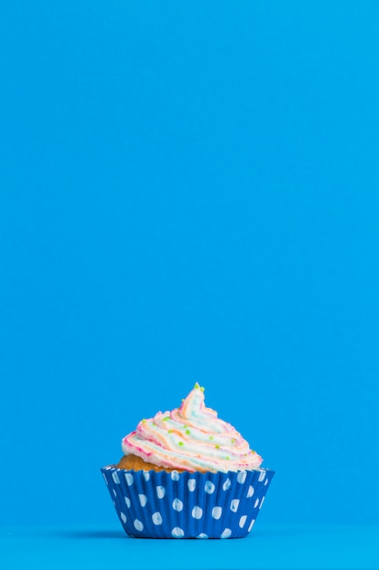 Foto vista frontal fila cupcake