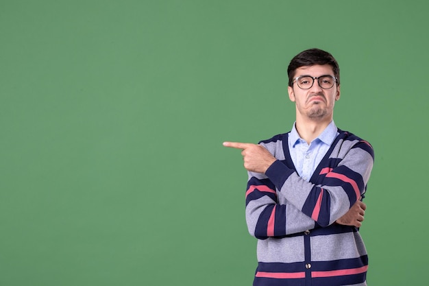 vista frontal, professor, homem, ligado, fundo verde, mulher, escola, faculdade, estudante, trabalho, biblioteca, universidade, livros, lição, cor