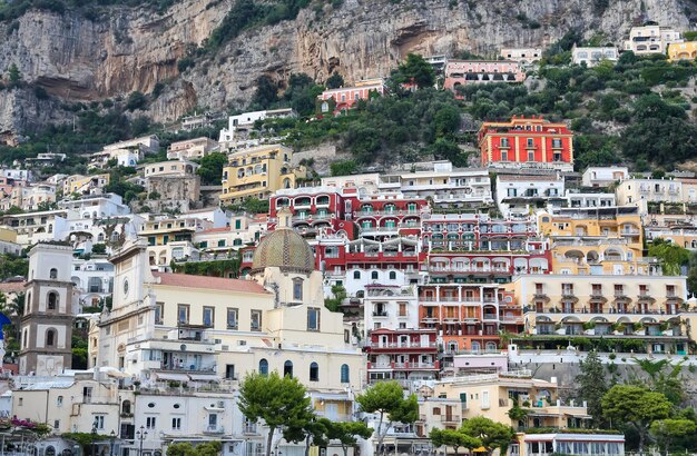 Vista general de la ciudad de Positano en Nápoles Italia