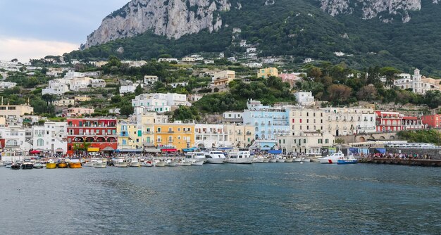 Vista geral da ilha de Capri em Nápoles Itália