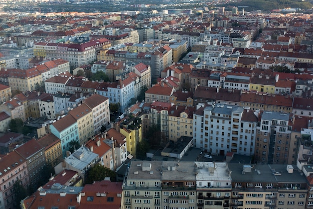 Vista geral de ruas e edifícios em praga, república tcheca