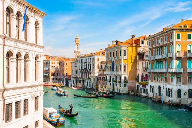 Foto vista del gran canal de venecia, italia. destino de viaje famoso