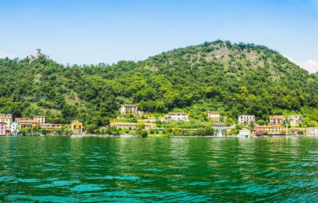 Vista HDR do Lago Iseo