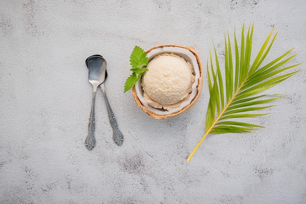 Foto vista del helado contra la pared