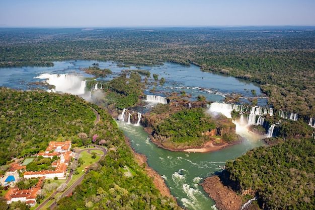 Vista del helicóptero de las Cataratas del Iguazú