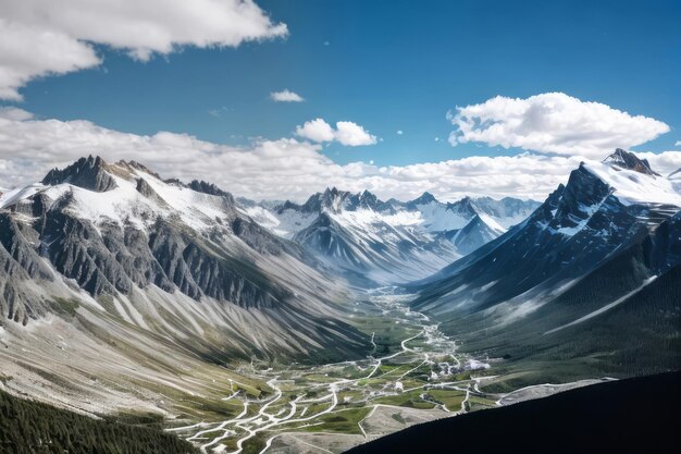 vista de hermosas montañas paisaje con cielo azul y clima despejado