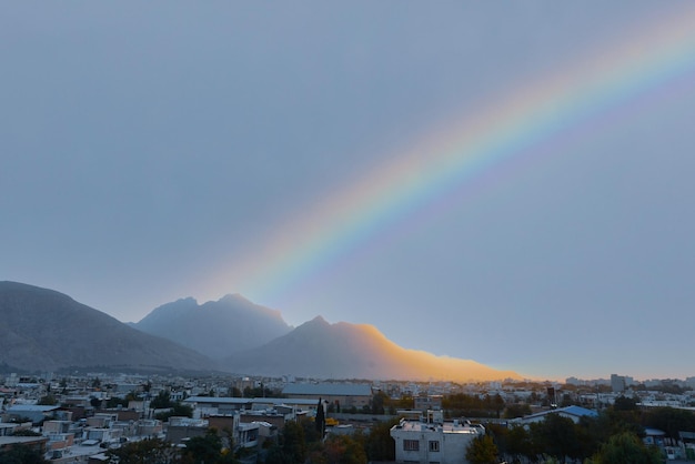 Vista del horizonte de Kermanshah, Irán