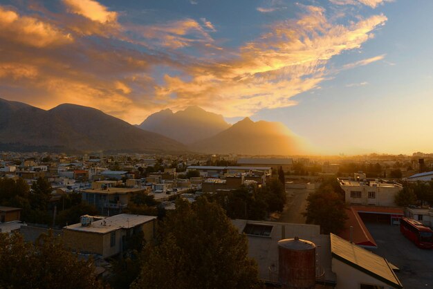 Foto vista del horizonte de kermanshah, irán