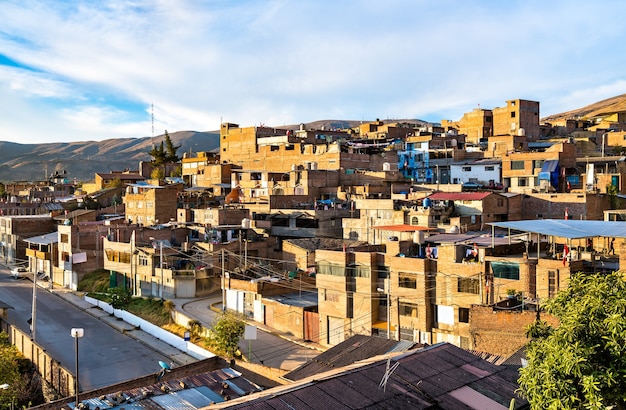 Vista de huancayo en perú al atardecer