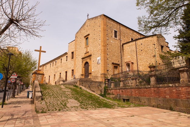 Vista de la iglesia de San Pietro en Piazza Armerina