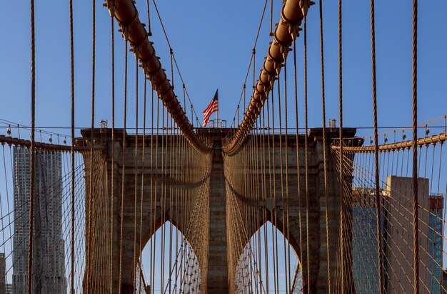 Vista de la imagen ascendente del Puente de Brooklyn, Nueva York