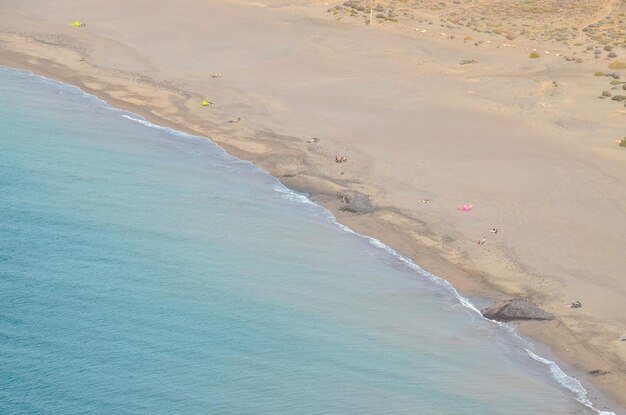 Vista de imagen de una playa tropical cerca de la ciudad