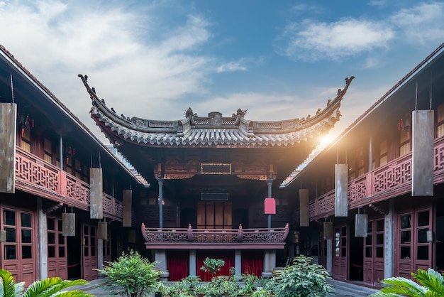 Vista interior de edificios históricos chinos antiguos
