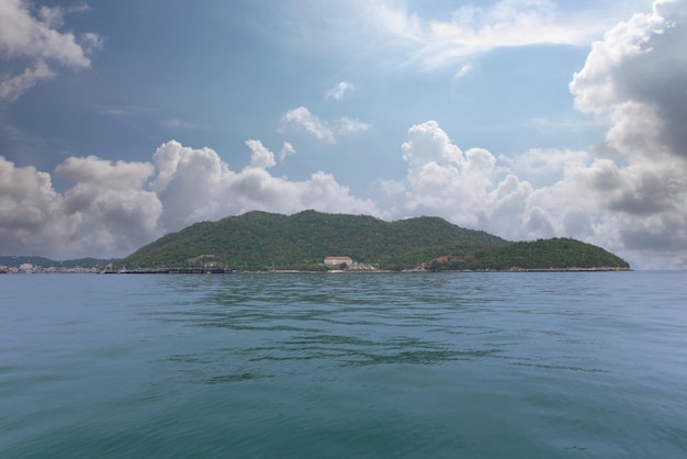 Vista de la isla de Koh Sichang